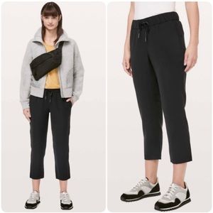 Lululemon On The Fly Crop Pants *Woven 23" Black womens size 8 jogger